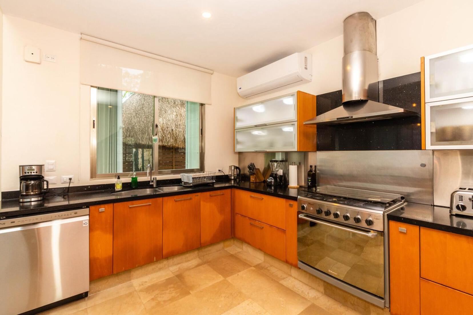 Luxury Spacious 5 Bedroom * Playa del Carmen