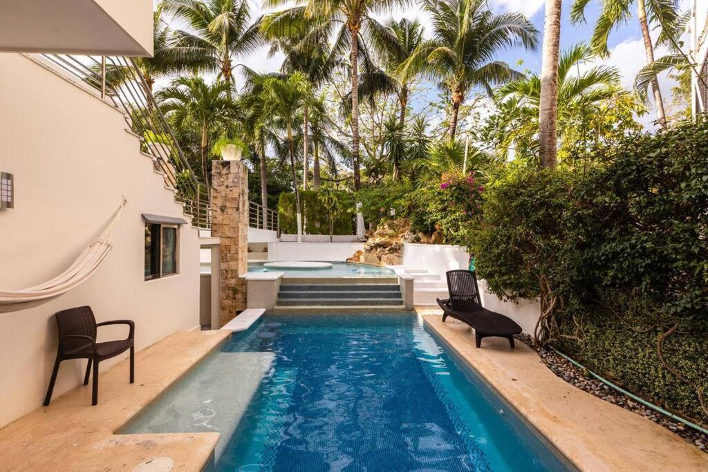 Villa Luxury Spacious 5 Bedroom *