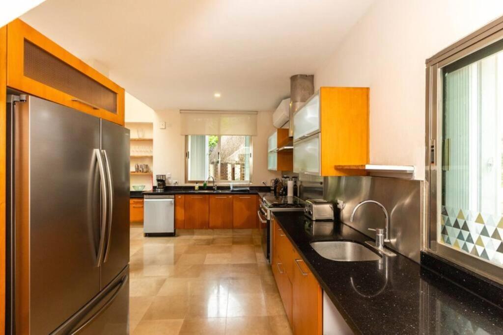 Luxury Spacious 5 Bedroom *