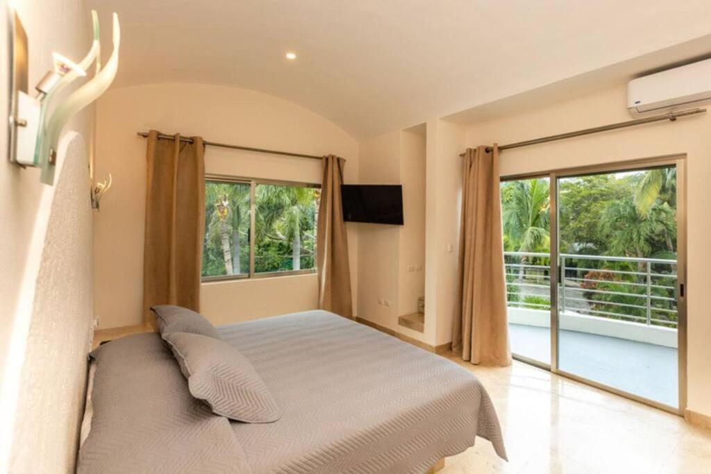 Luxury Spacious 5 Bedroom *