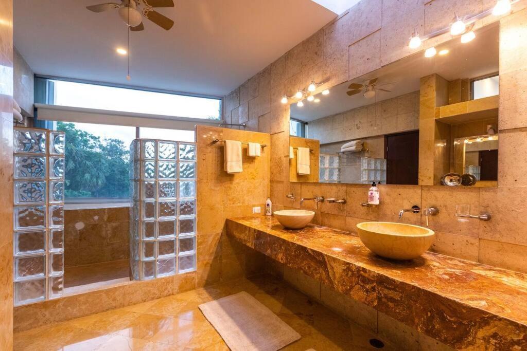 Luxury Spacious 5 Bedroom Villa